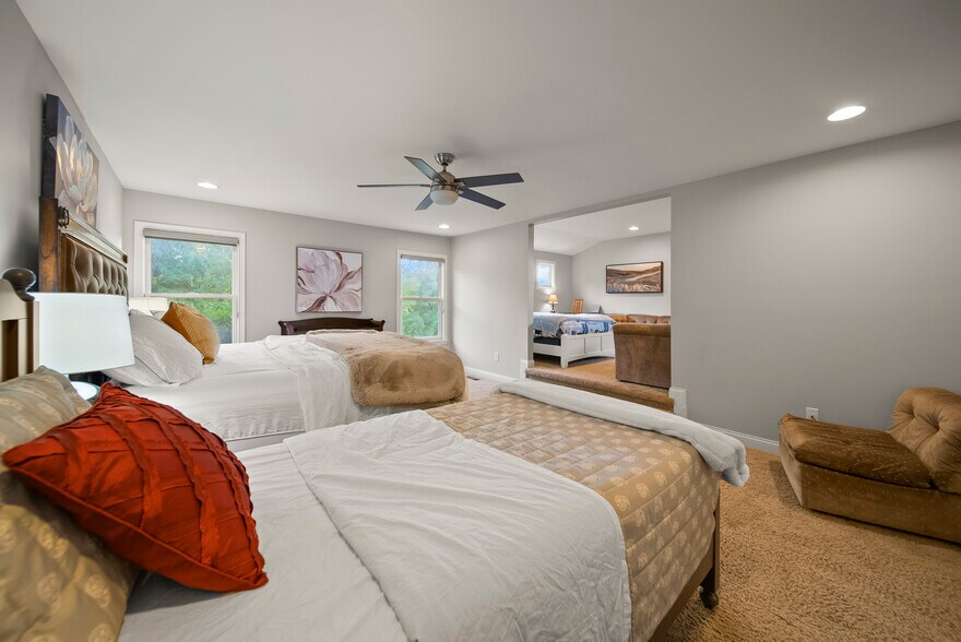 Building Photo - 10599 Geist View Dr