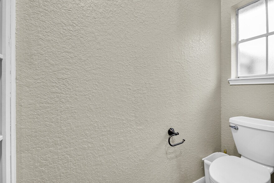 Building Photo - 1236 Sagebrush St