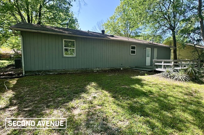 Building Photo - 2204 Carywood Dr