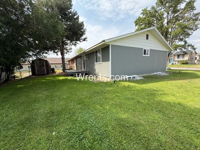 Building Photo - Valley 3 bed 1.5 bath