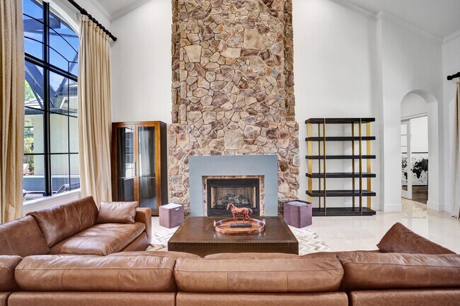 Building Photo - 9210 Equus Cir