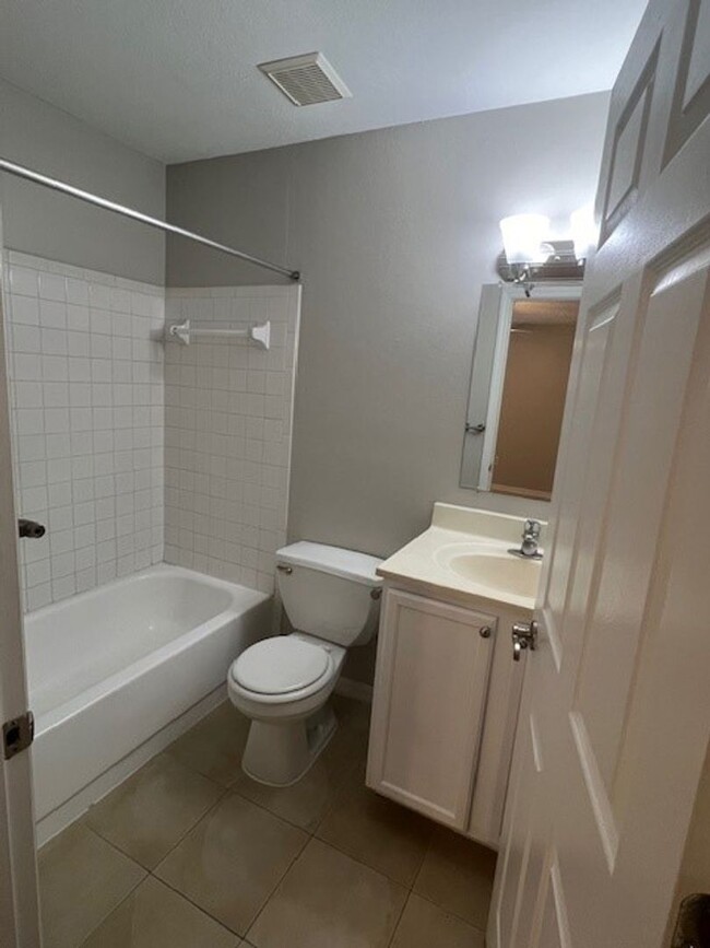 Building Photo - Upgraded 2 Bedroom 2 Bath Condo For Rent I...