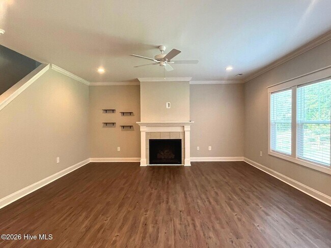 Building Photo - 404 Endicott Ct