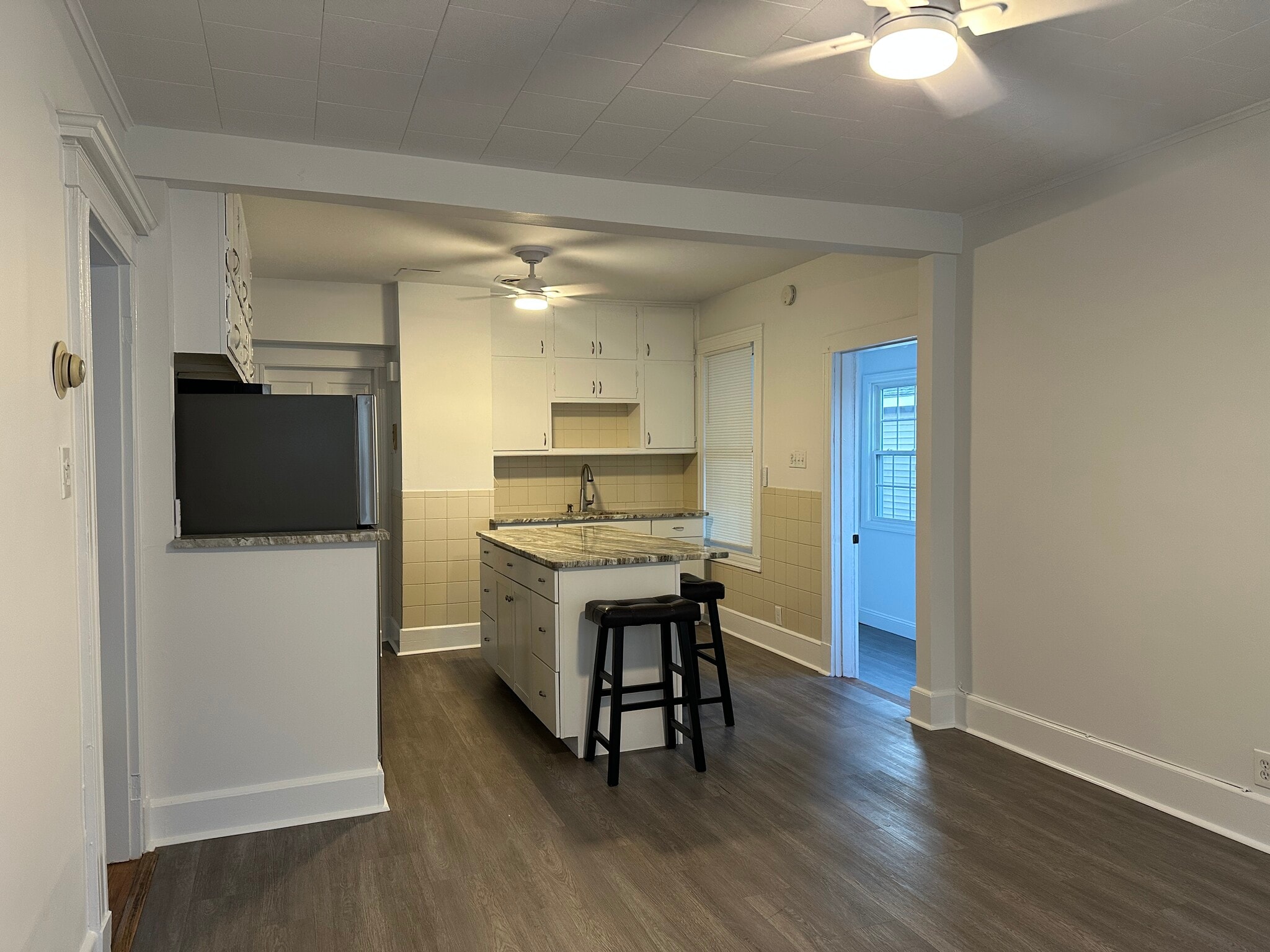 Open Concept Kitchen w/Island - 120 Cleveland Ave