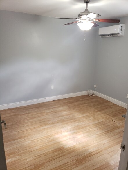 Building Photo - 20130 NW 59th Ct