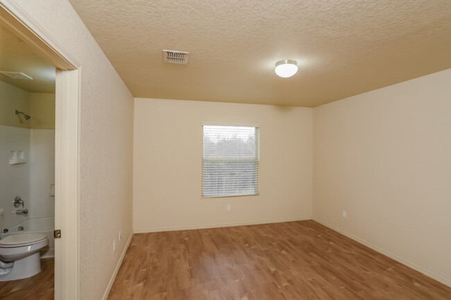 Building Photo - 10607 Goose Way