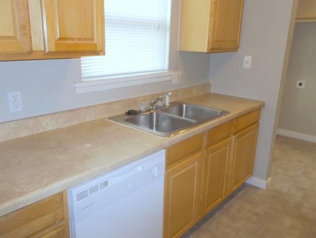 Building Photo - 1502 Cardinal Dr