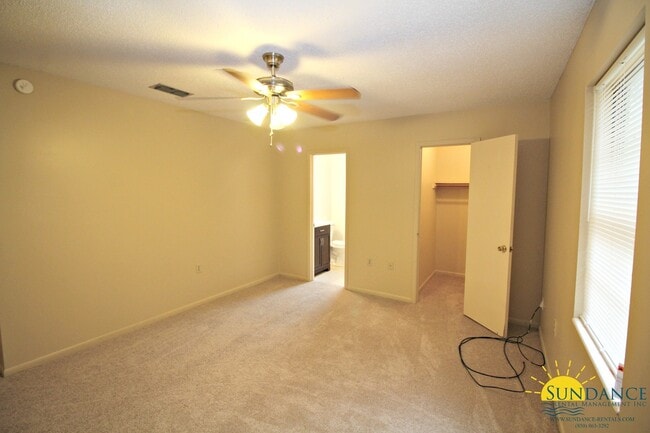 Building Photo - Great 3 Bedroom Home in Fort Walton