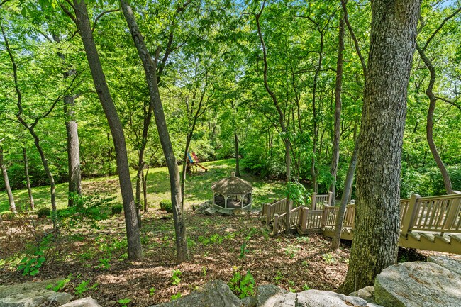 Building Photo - 12932 Sunset Bluff Ct