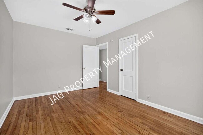 Building Photo - 2761 St Johns Ave