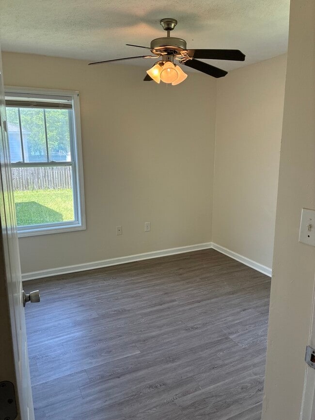 Building Photo - Beautiful 4/2 in bay St. Louis