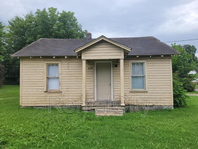 Primary Photo - 639 Tucker St