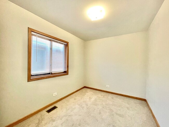 Building Photo - 3162 S Throop St