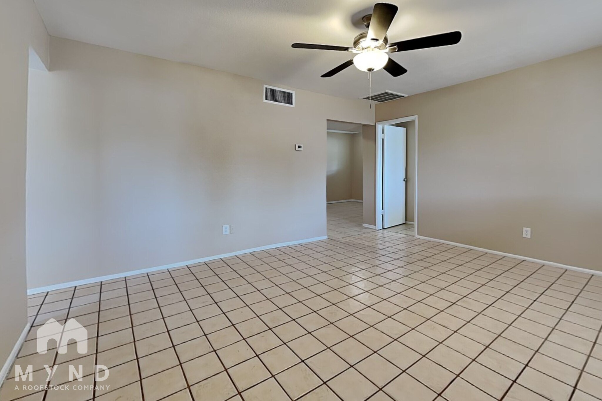 Building Photo - 10948 W 4th St