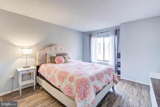 Building Photo - 2111 Wisconsin Ave NW