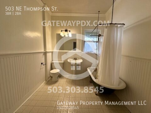 Building Photo - 503 NE Thompson St