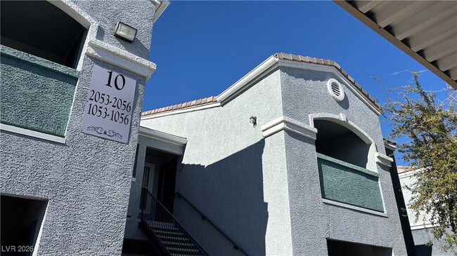 Building Photo - 6955 N Durango Dr