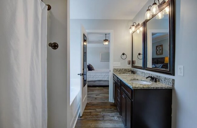 Building Photo - 232 Streams Way