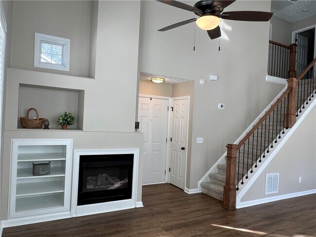 Building Photo - 275 Manley Ct