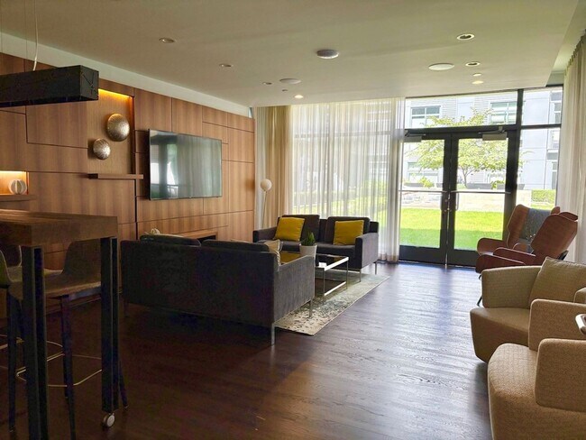 Building Photo - Southwest Water Front One Bedroom W/All Am...