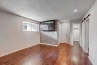 Building Photo - $1,395.95 - 1 Bed Updated Condo right by Cherry Creek Shopping Center!