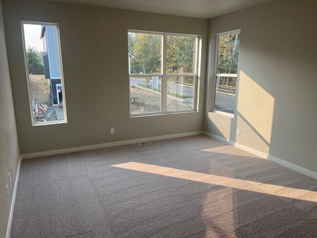 Building Photo - Beautiful New 5BD/4BTH Bella Cresta Home f...