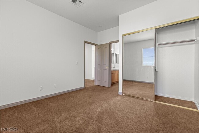 Building Photo - 8009 Clock Tower Ct