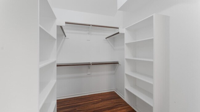 Building Photo - 525 Mustang Ridge Dr