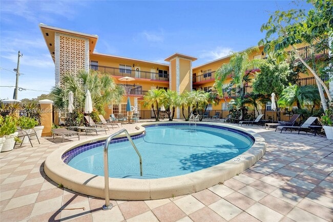 Building Photo - 744 NE 14th Ave