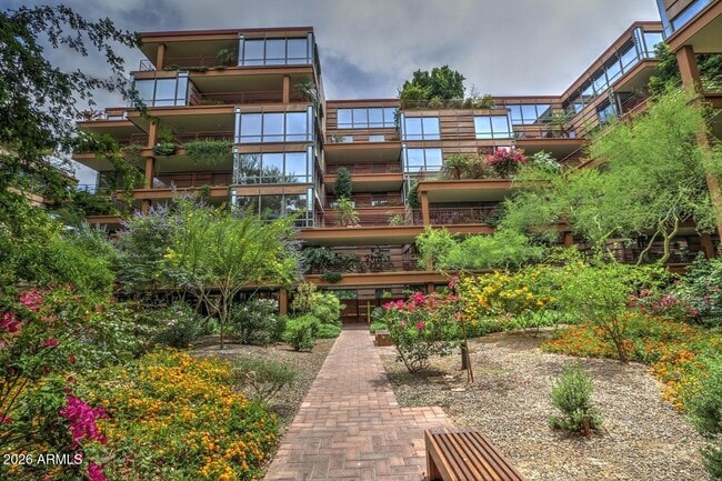 Building Photo - 7167 E Rancho Vista Dr