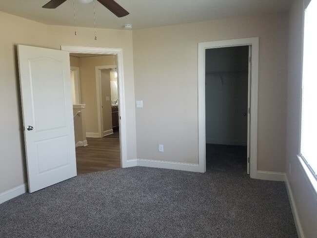Building Photo - 806 NC-581