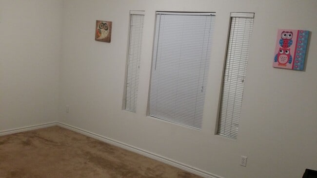 Building Photo - 3/3 WITH GREAT PRIVACY FENCED BACK YARD FOR YOUR FURRY FRIEND