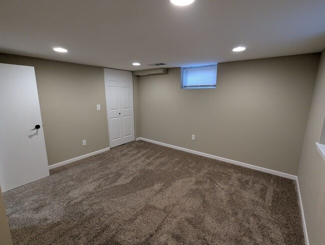 Building Photo - Charming & Spacious Home in the Heart of Richfield