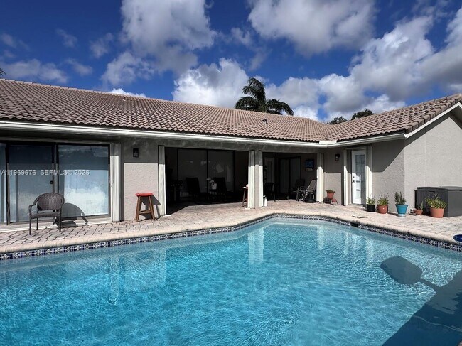 Building Photo - 1080 NW 100th Way