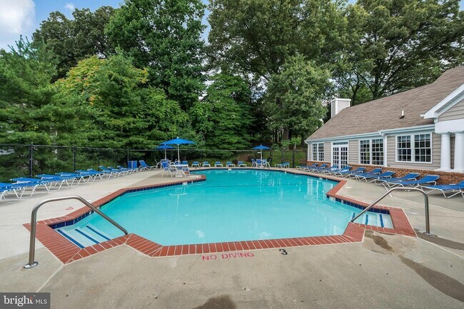 Building Photo - 2002 Peggy Stewart Way