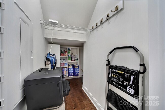 Building Photo - 16404 Stonecrop Landing Ln