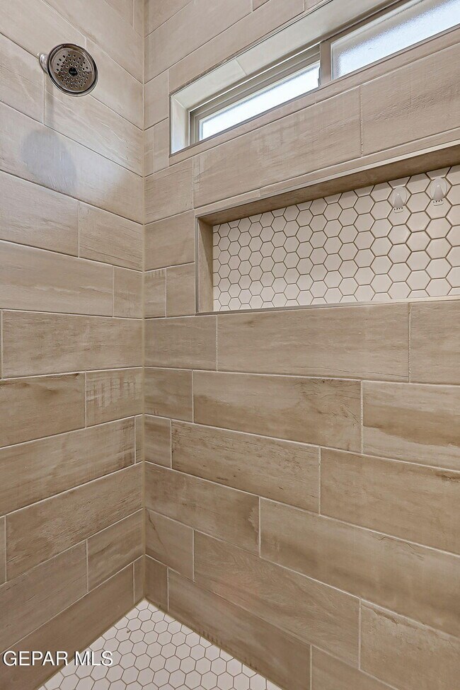 Building Photo - 532 Oakmont