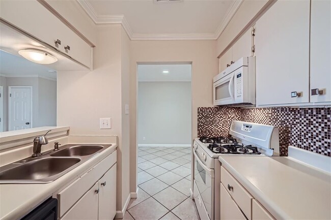 Building Photo - 7920 Rockwood Ln