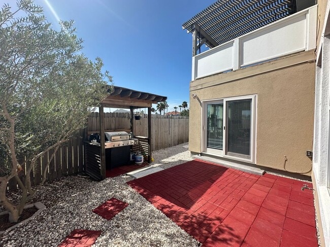 Building Photo - 14833 Cobo De Bara Cir