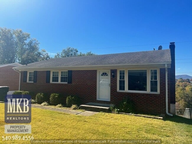 Building Photo - 4 Bedroom 2 Bath in Monterey Neighborhood