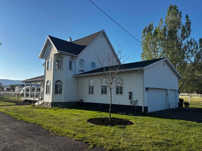 Building Photo - 78 E 3000 S St