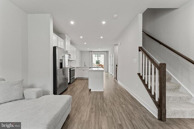 Building Photo - 224 S Newkirk St