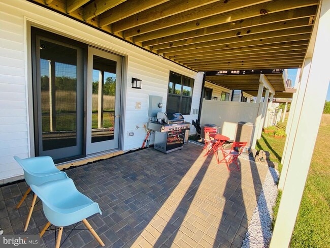 Building Photo - 23603 Hopewell Manor Terrace