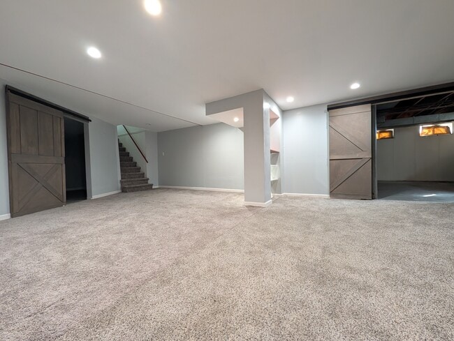 Building Photo - 3670 Tremont Dr