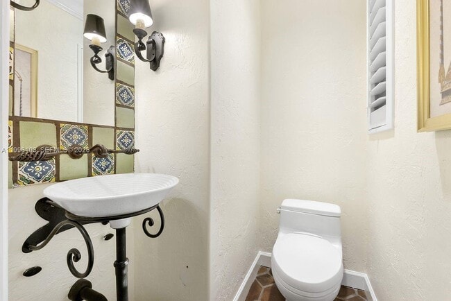 Building Photo - 226 Chilean Ave