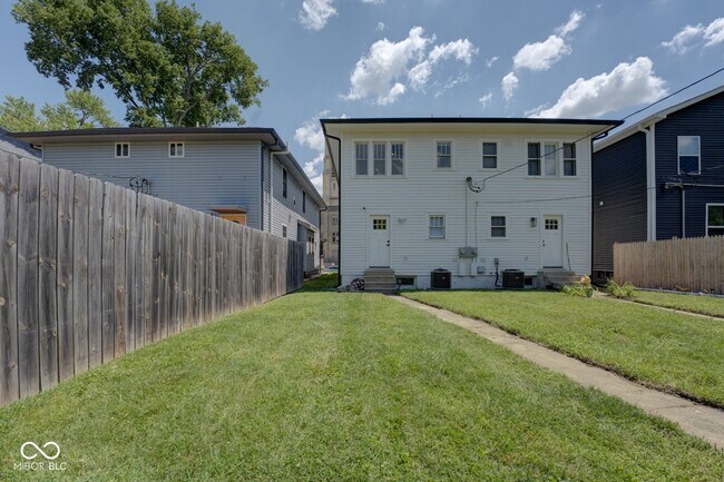 Building Photo - 2832 N Park Ave