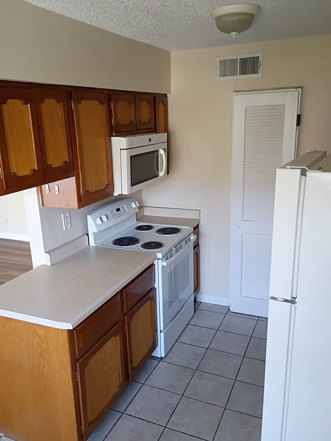 Building Photo - 4175 Krupp Dr