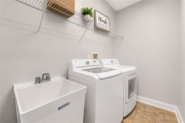 Building Photo - 3329 Rosecliff Trace NE
