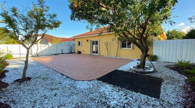 Building Photo - 15585 SW 178th Ln