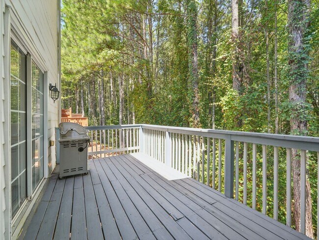Building Photo - 3 Bedroom Townhome in the Heart of Dulth
